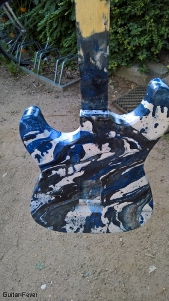 Swirl Strat blau hinten