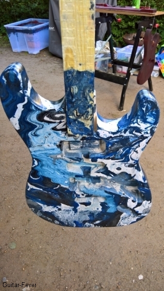 Swirl Strat blau vorne